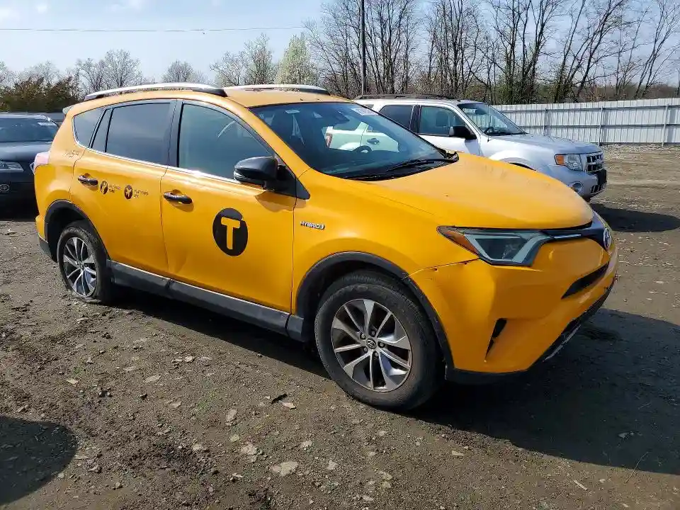 JTMRJREVXHD073426 2017 TOYOTA RAV4-3