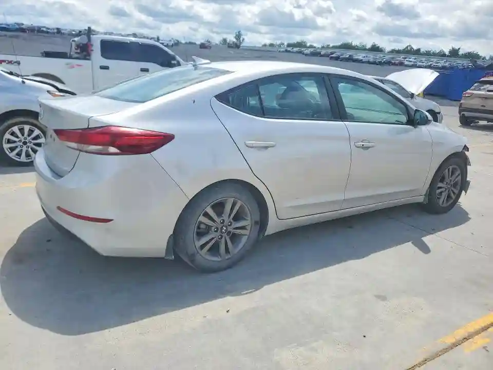 5NPD84LF1JH323317 2018 HYUNDAI ELANTRA VA-2