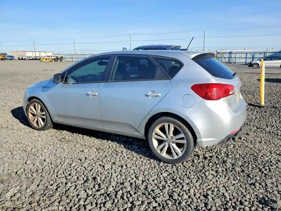 KNAFW5A32B5330028 2011 KIA FORTE5 SX-1