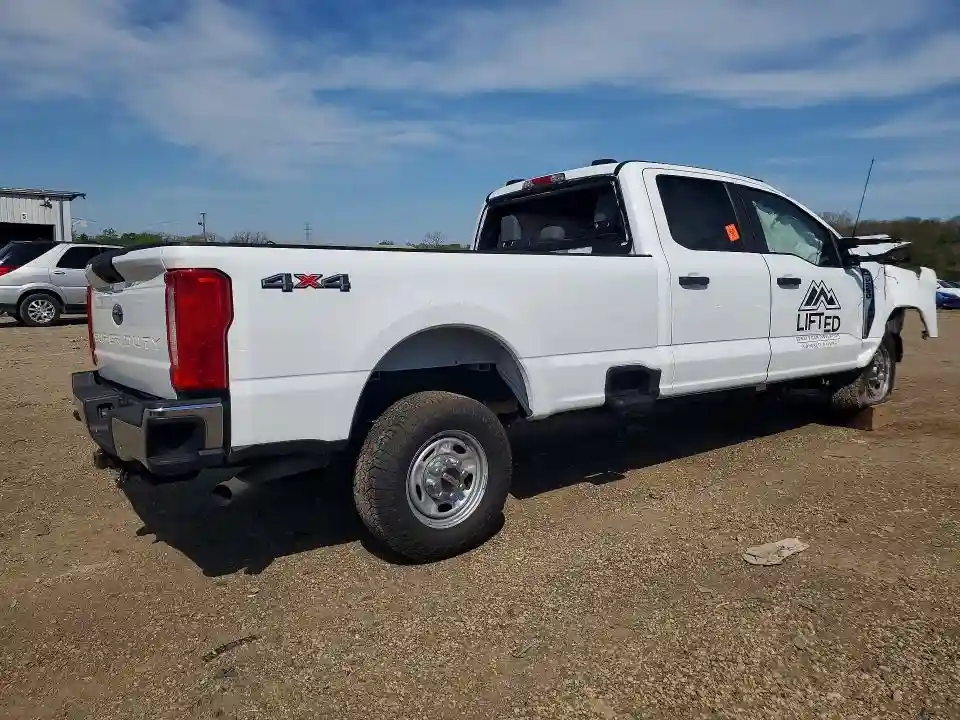 1FT7W2BA0REE81611 2024 FORD F250-2