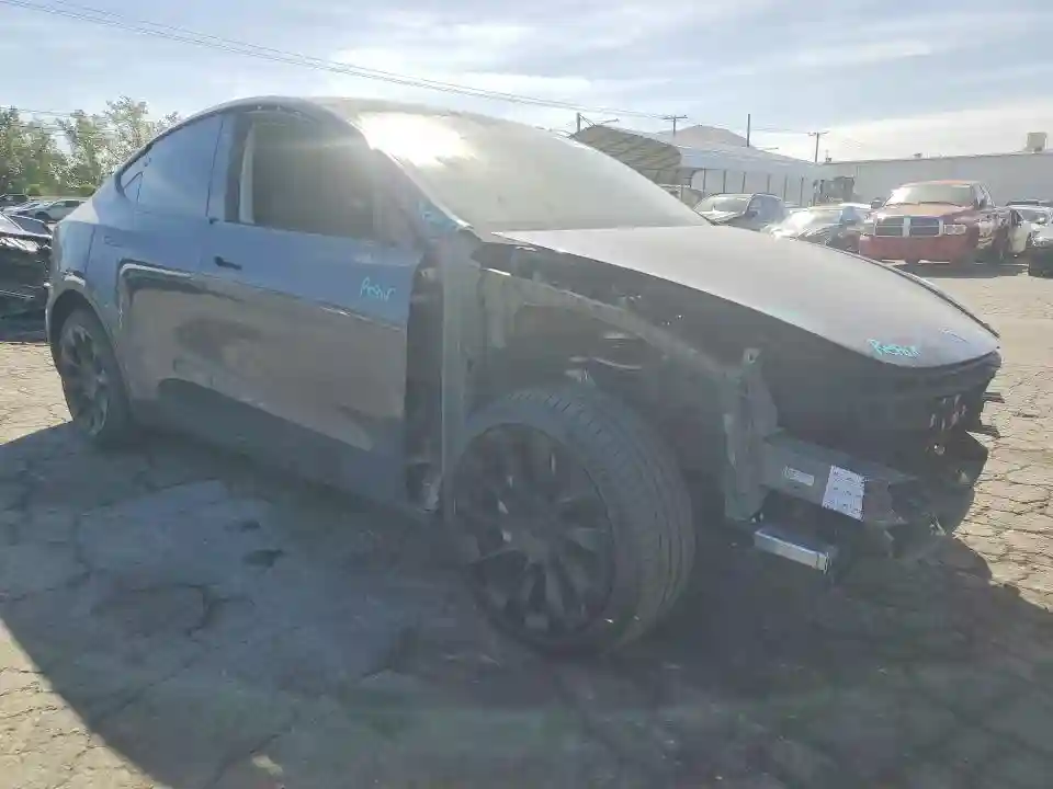 7SAYGDEE6PA128829 2023 TESLA MODEL Y-3