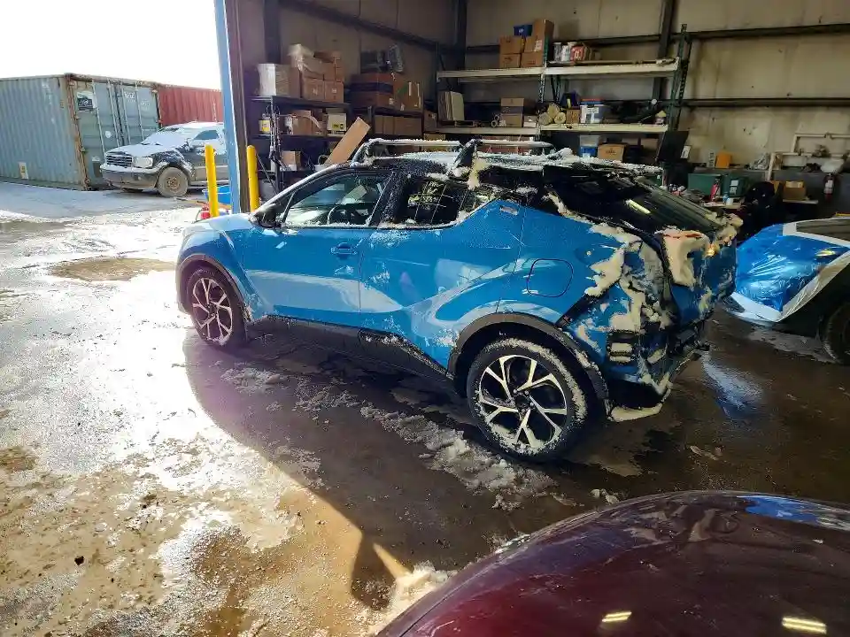 NMTKHMBX0KR068770 2019 TOYOTA C-HR-1