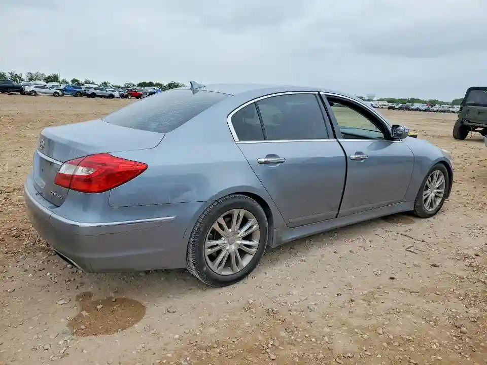 KMHGC4DD2DU257259 2013 HYUNDAI GENESIS-2