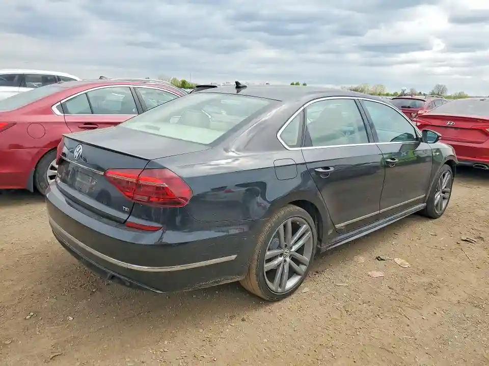 1VWDT7A37HC062934 2017 VOLKSWAGEN PASSAT-2
