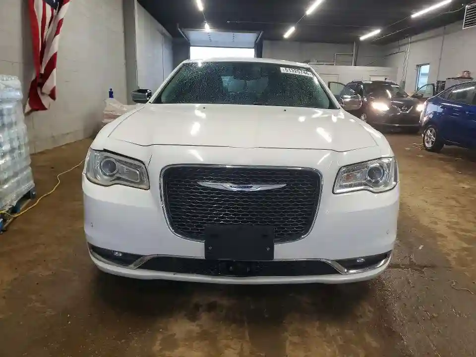 2C3CCAEG0JH319819 2018 CHRYSLER 300-4