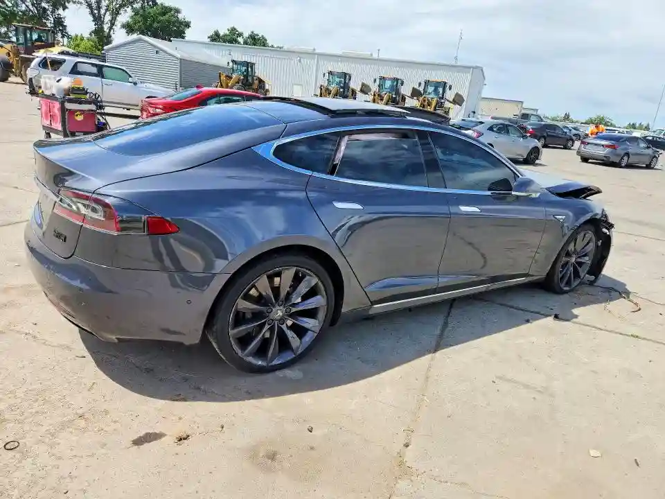 5YJSA1E12GF151575 2016 TESLA MODEL S-2