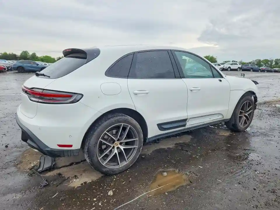 WP1AA2A54NLB02641 2022 PORSCHE MACAN-2