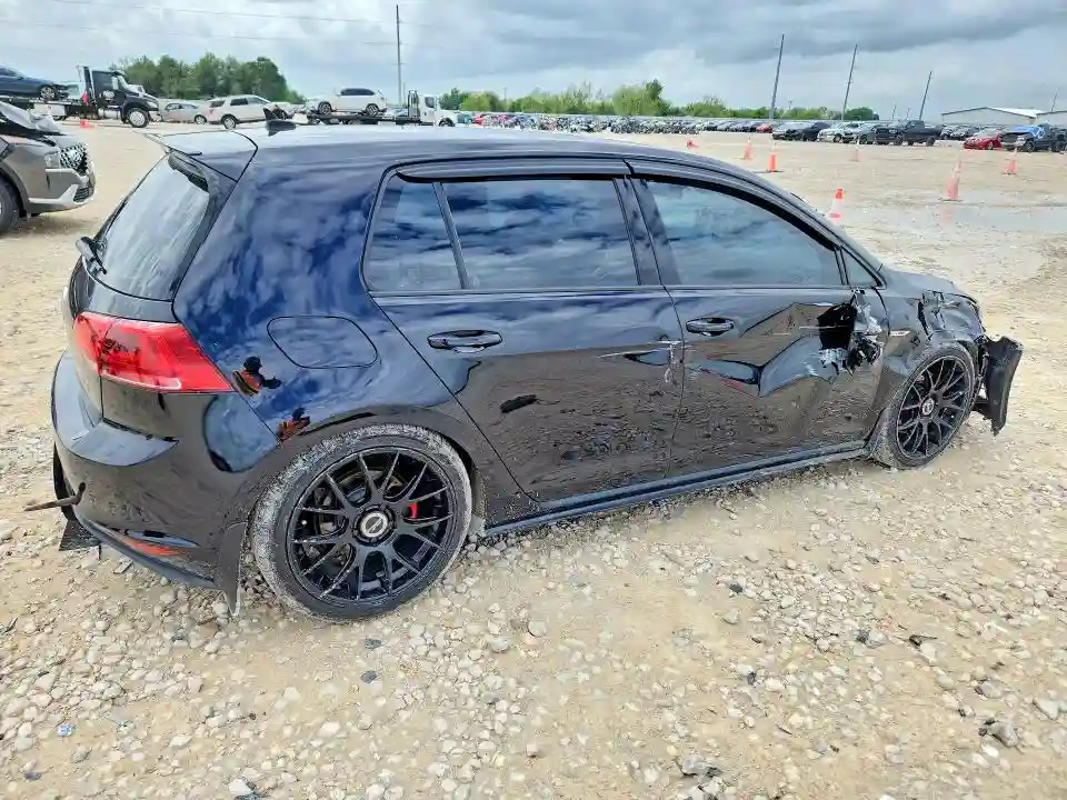 3VW4T7AU6HM015319 2017 VOLKSWAGEN GTI-2