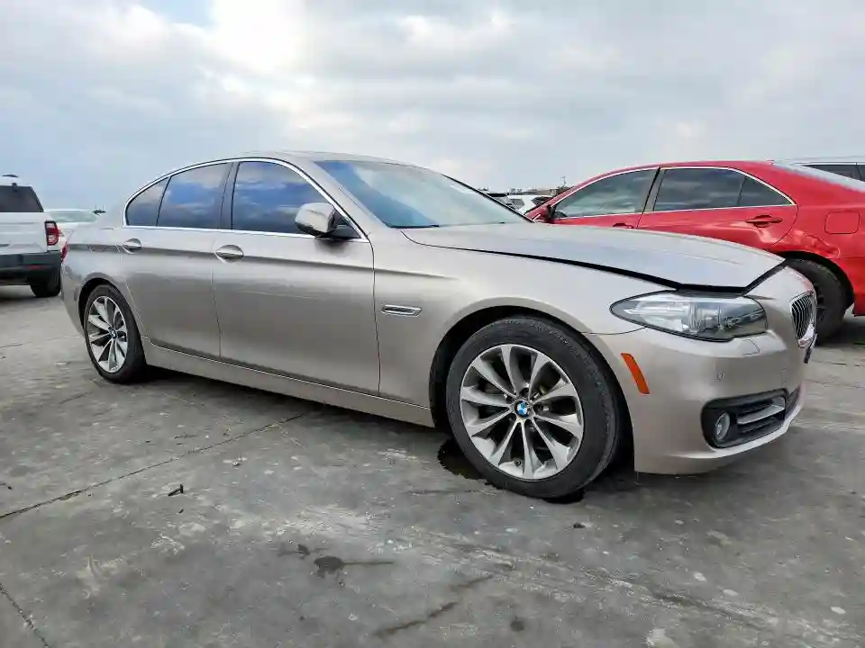 WBA5A5C53GD526498 2016 BMW 5 SERIES-3