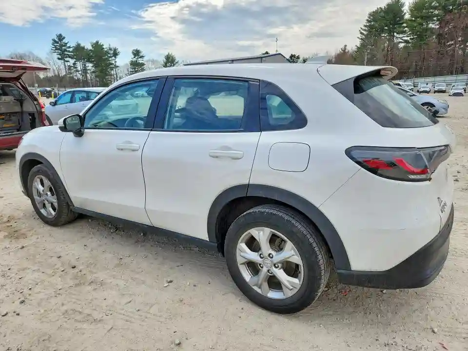3CZRZ2H38SM761733 2025 HONDA HR-V-1