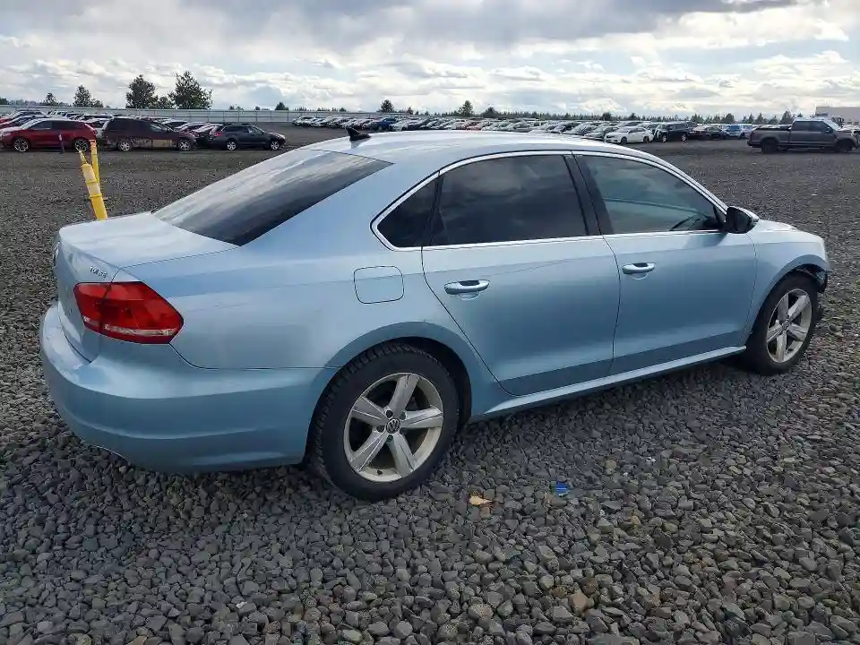 1VWBN7A34CC045647 2012 VOLKSWAGEN PASSAT-2