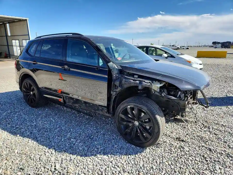 3VV2B7AX8MM048048 2021 VOLKSWAGEN TIGUAN-3