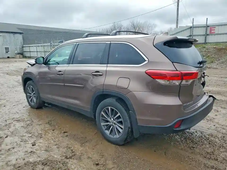5TDJZRFH8KS700117 2019 TOYOTA /S/LE/XLE-1