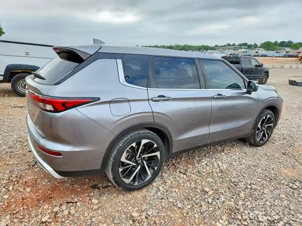 JA4J3UA82NZ011442 2022 MITSUBISHI OUTLANDER-2