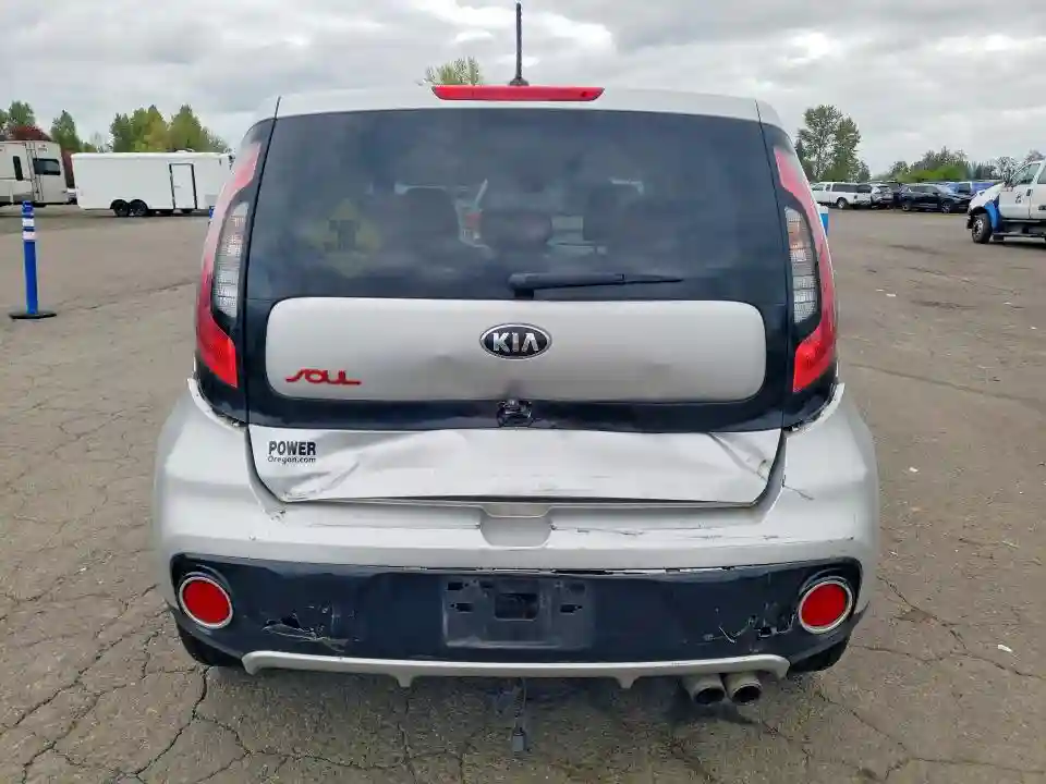 KNDJX3AA6J7576645 2018 KIA SOUL-5