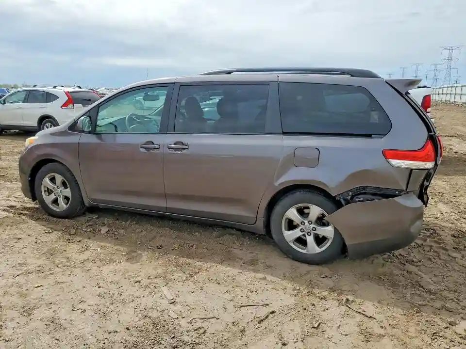 5TDKK3DC9BS025553 2011 TOYOTA SIENNA-1