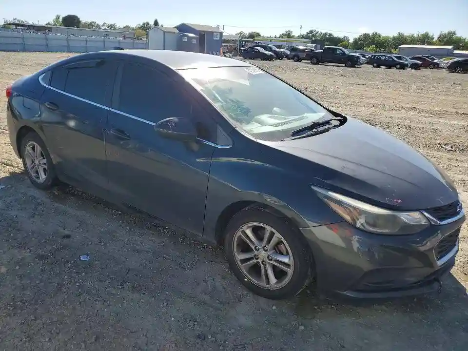 1G1BE5SM9J7123661 2018 CHEVROLET CRUZE-3