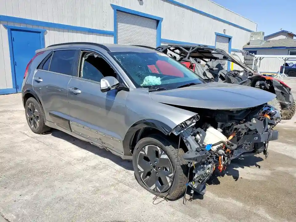 KNDCR3L1XR5110661 2024 KIA NIRO-3