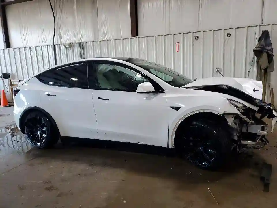 5YJYGDEE5MF187155 2021 TESLA MODEL Y-3