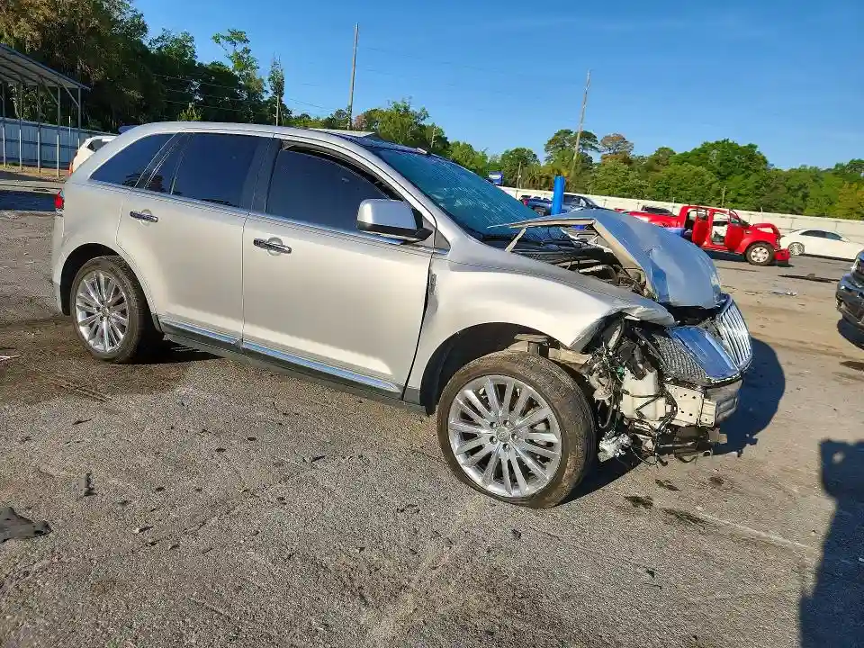 2LMDJ6JK2BBJ01785 2011 LINCOLN TOWNHOUSE MKX-3