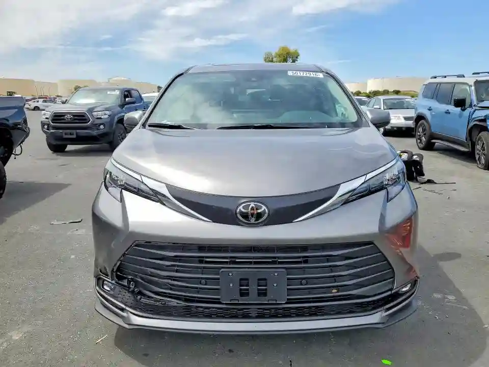 5TDYSKFC4TS233617 2026 TOYOTA SIENNA-4