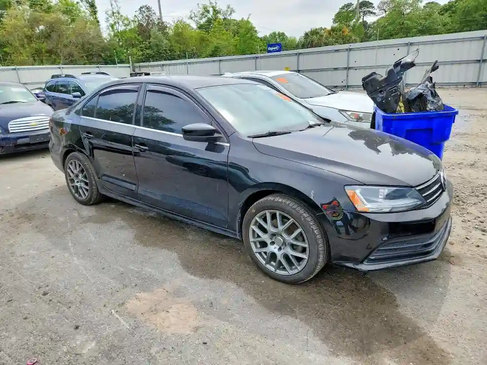 3VW167AJ2HM259887 2017 VOLKSWAGEN JETTA-3