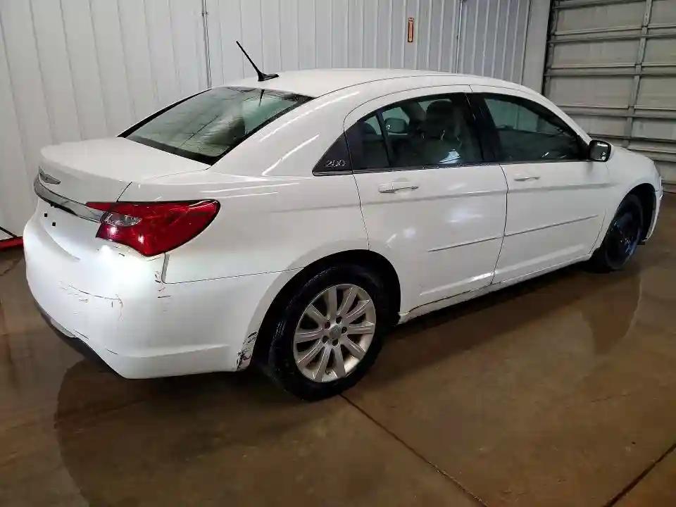 1C3CCBBG0DN731843 2013 CHRYSLER 200-2