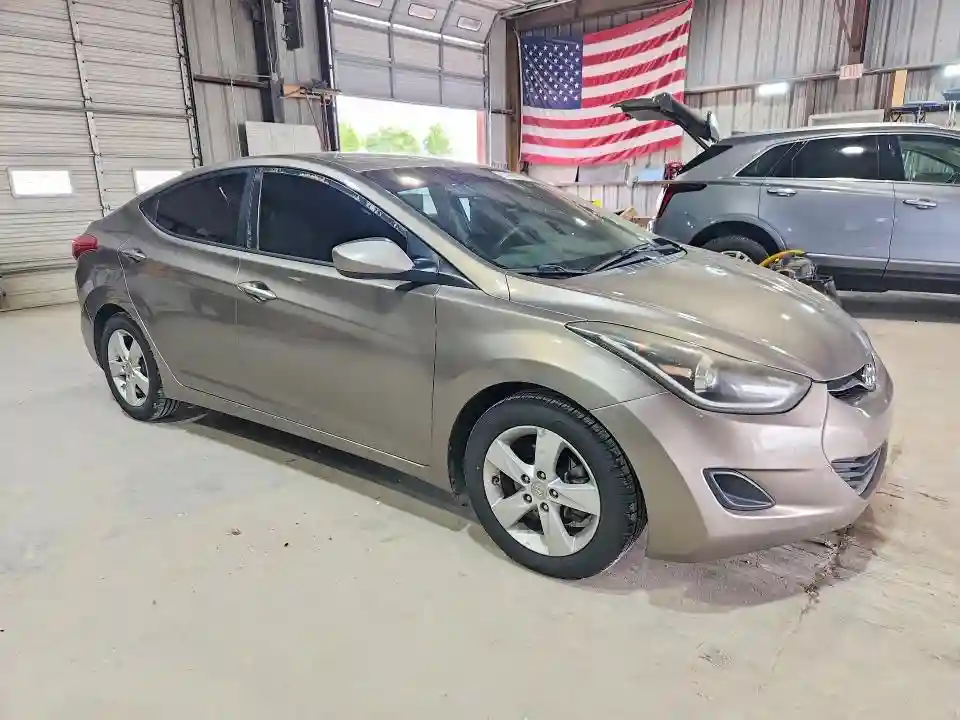 5NPDH4AE8DH264832 2013 HYUNDAI ELANTRA-3