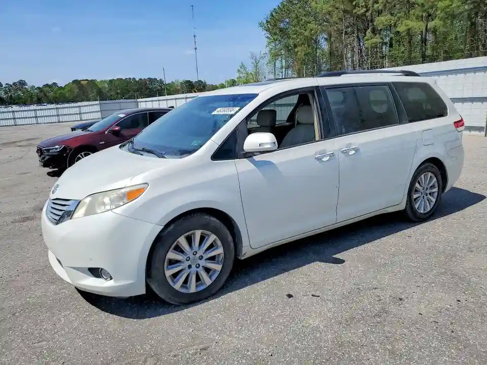 5TDDK3DC8DS052951 2013 TOYOTA SIENNA-0
