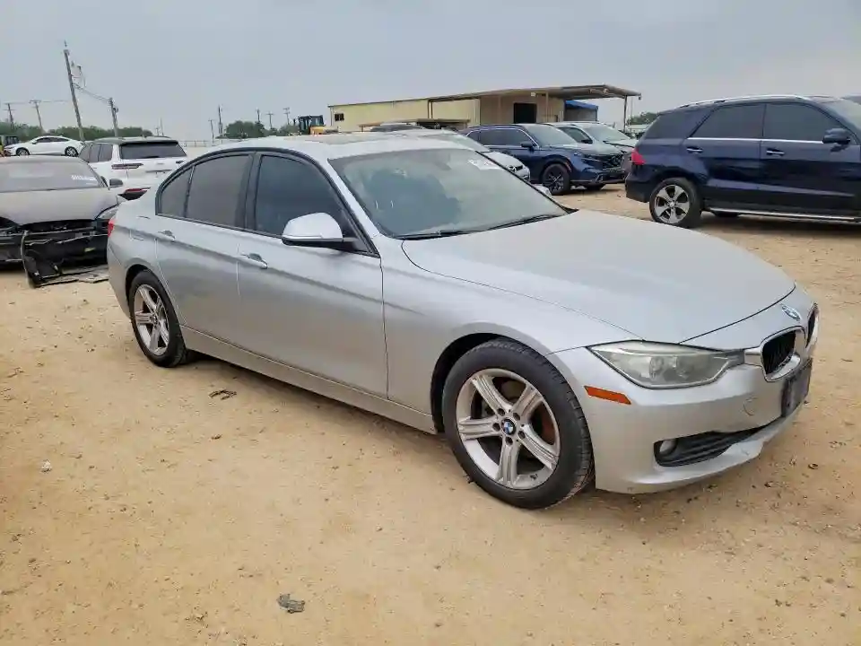 WBA3B1C50EK134214 2014 BMW 3 SERIES-3