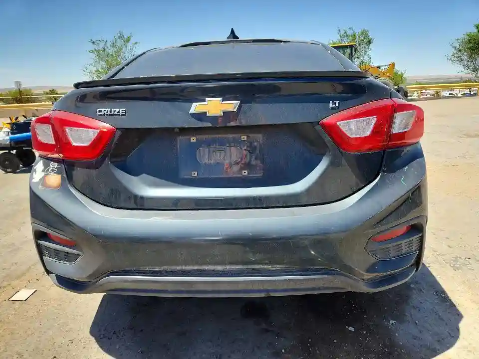1G1BE5SM8J7121366 2018 CHEVROLET CRUZE-5