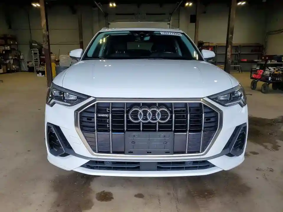 WA1EECF39L1072060 2020 AUDI Q3-4