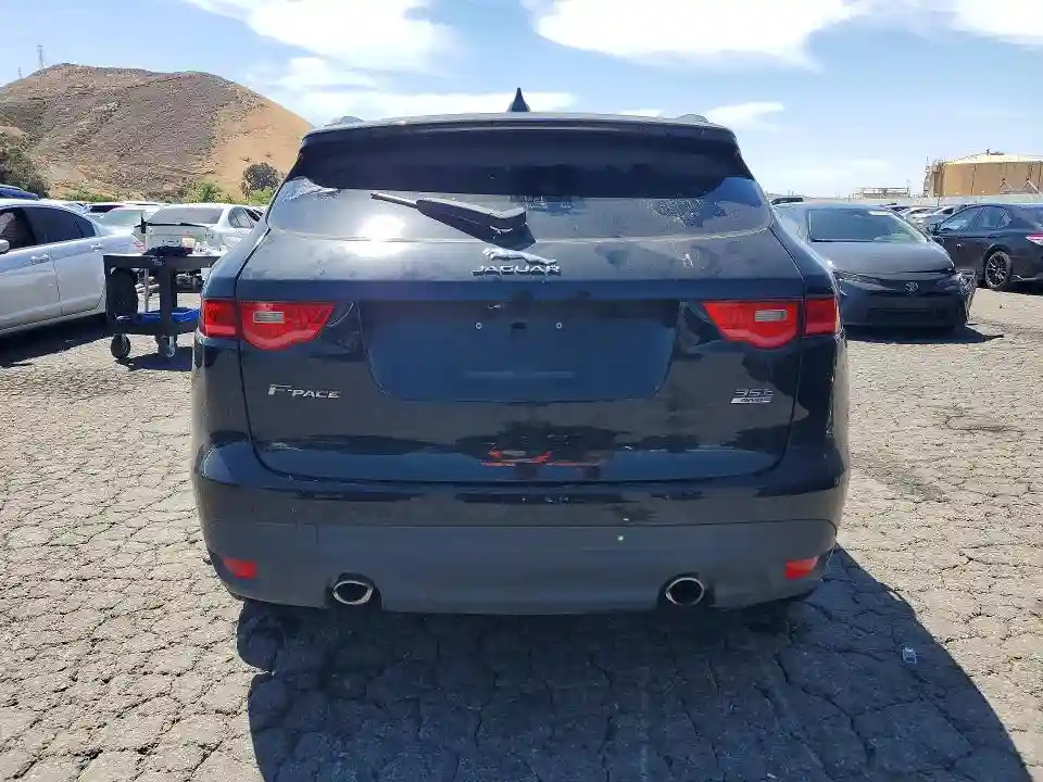 SADCJ2BV9HA088989 2017 JAGUAR F-PACE-5