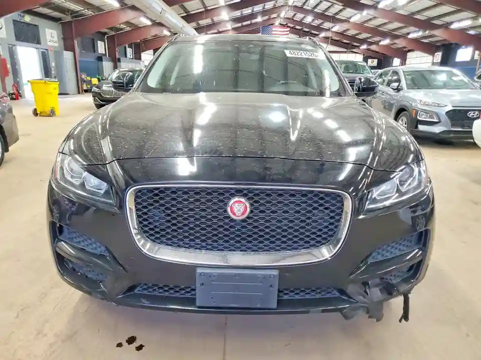 SADCJ2BVXHA880147 2017 JAGUAR F-PACE-4
