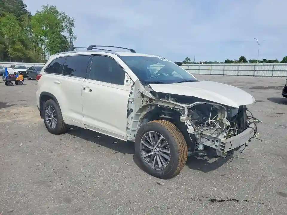 5TDJZRFH0JS543083 2018 TOYOTA HIGHLANDER-3