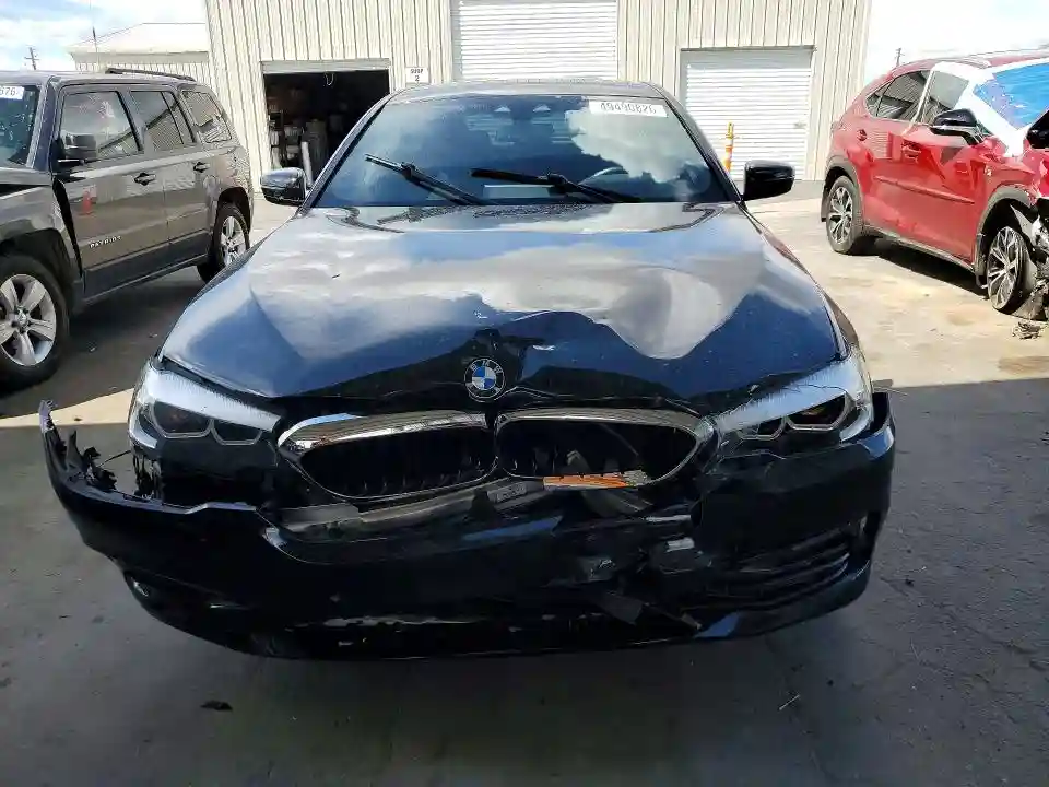 WBAJR3C03LWW83110 2020 BMW 5 SERIES-4