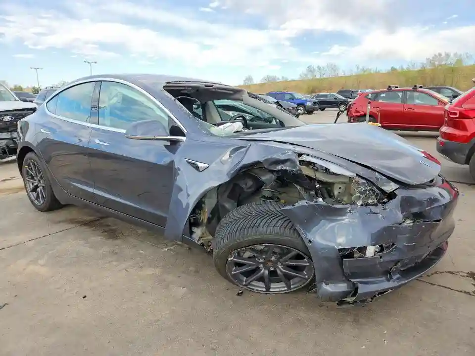 5YJ3E1EA8JF051769 2018 TESLA MODEL 3-3