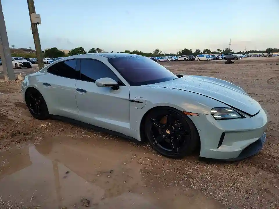 WP0AA2Y19SSA08361 2025 PORSCHE TAYCAN-3