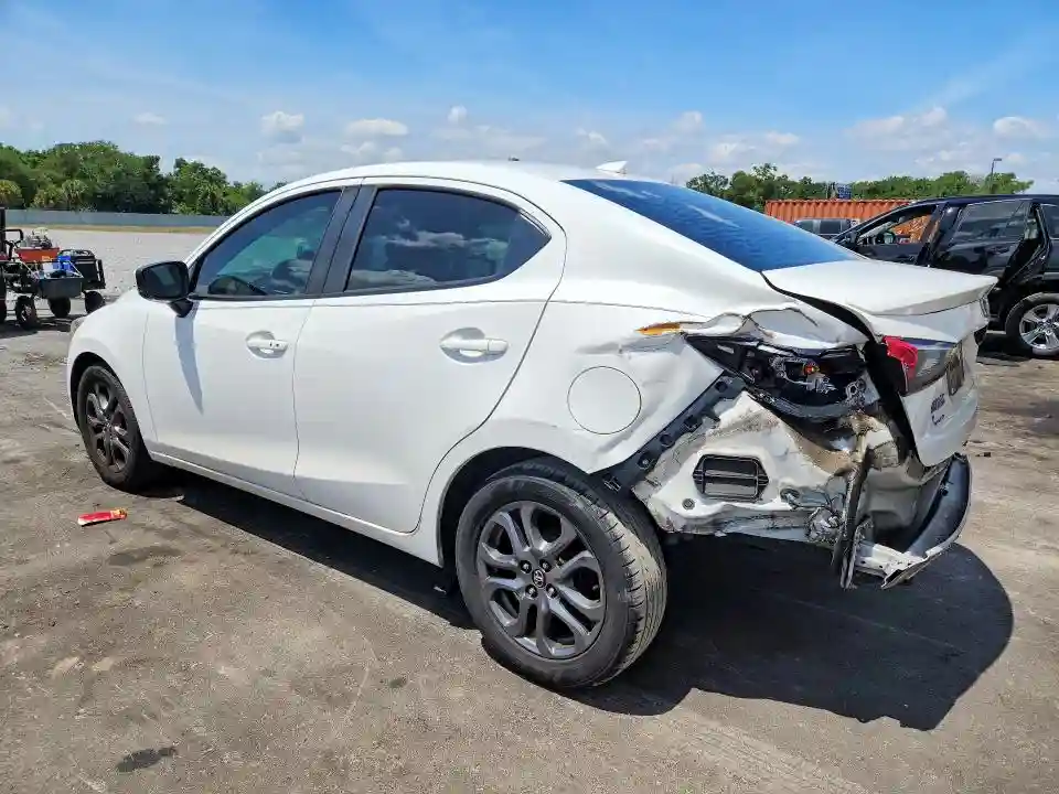 3MYDLBYVXKY518244 2019 TOYOTA YARIS-1