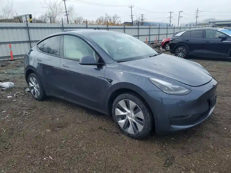 7SAYGDEE7PA195326 2023 TESLA MODEL Y-3