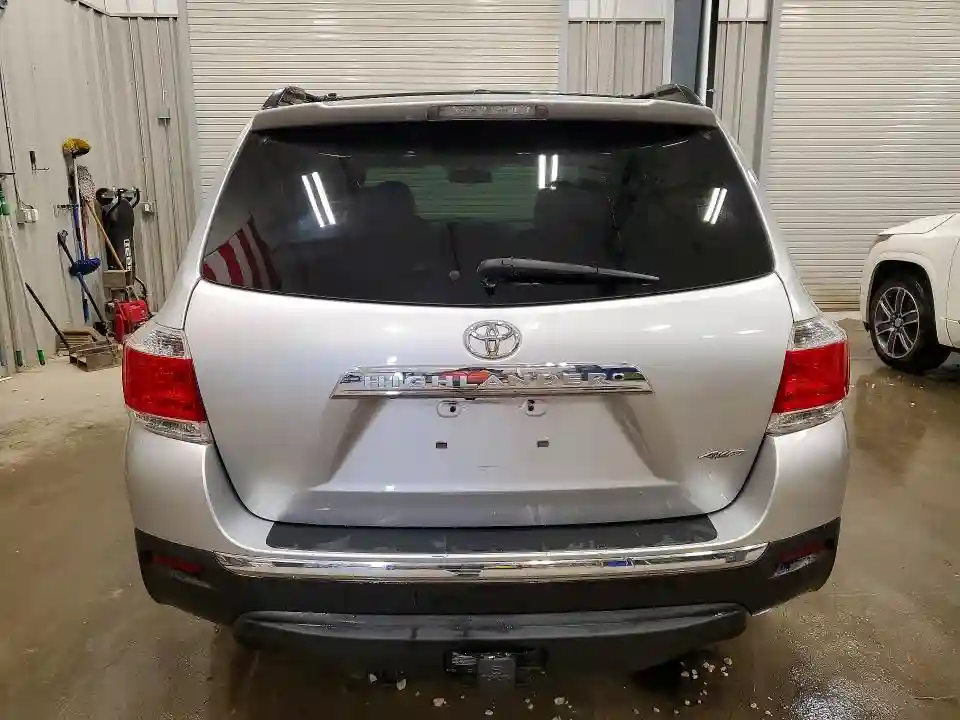 5TDBK3EH1BS079021 2011 TOYOTA HIGHLANDER-5
