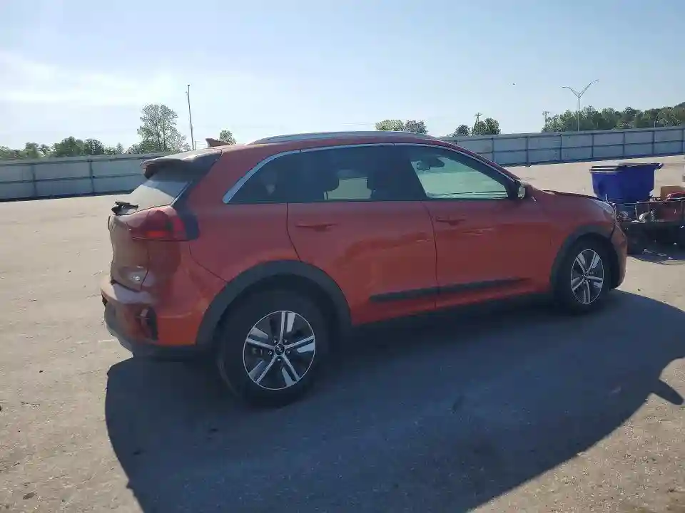 KNDCB3LC3N5539981 2022 KIA NIRO-2