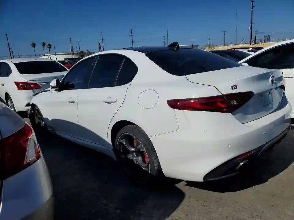 ZARFAECN6H7552025 2017 ALFA ROMEO GIULIA-1