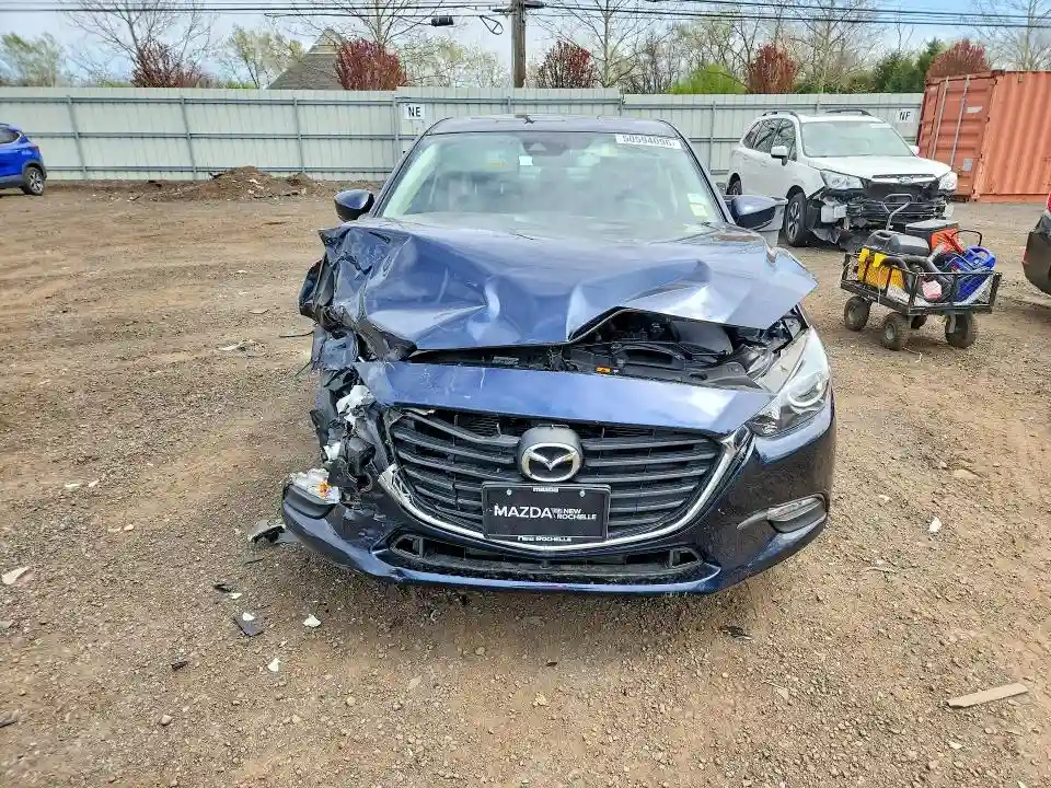 3MZBN1V33JM256552 2018 MAZDA 3-4