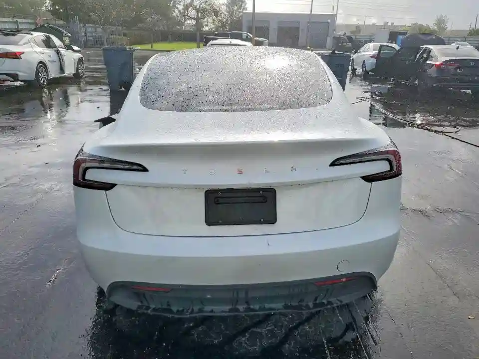 5YJ3E1EA5SF027799 2025 TESLA MODEL 3-5