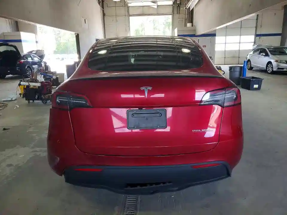 7SAYGDEF8RA279313 2024 TESLA MODEL Y-5