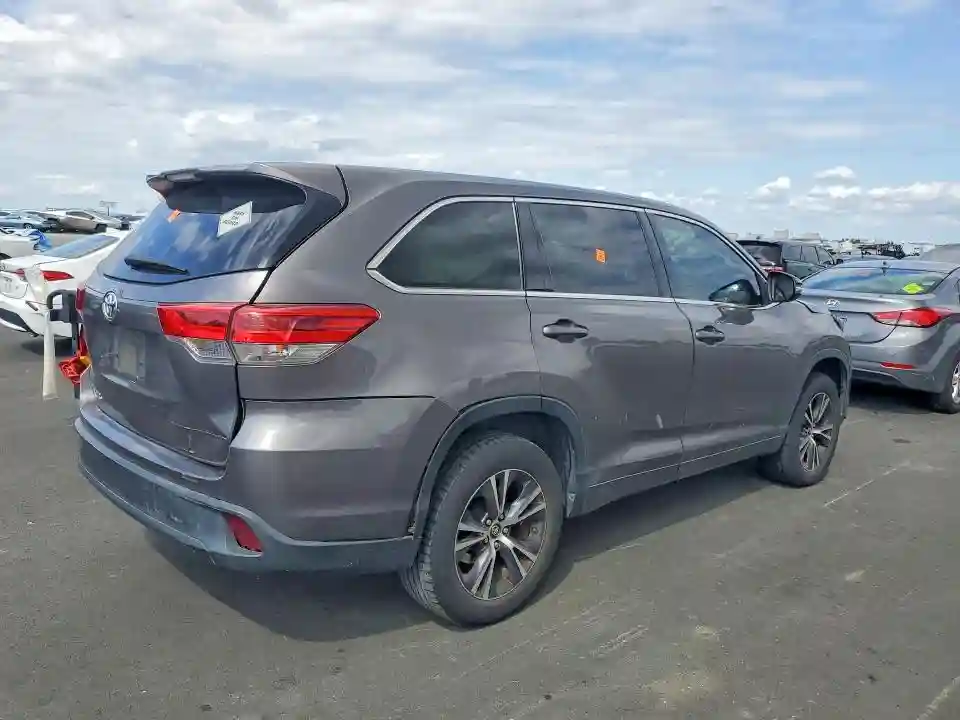 5TDZARFHXJS036430 2018 TOYOTA HIGHLANDER-2