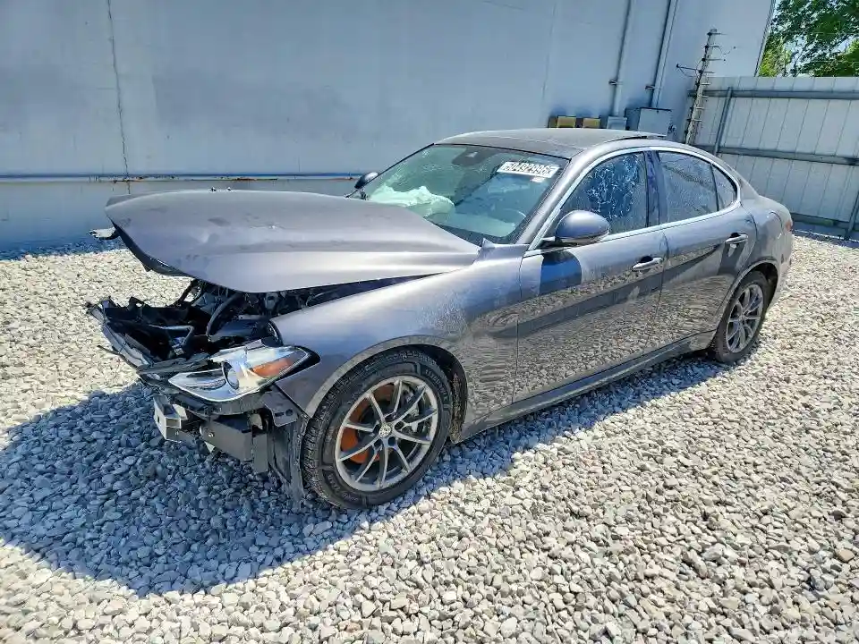 ZARFAEDNXJ7563985 2018 ALFA ROMEO GIULIA-0