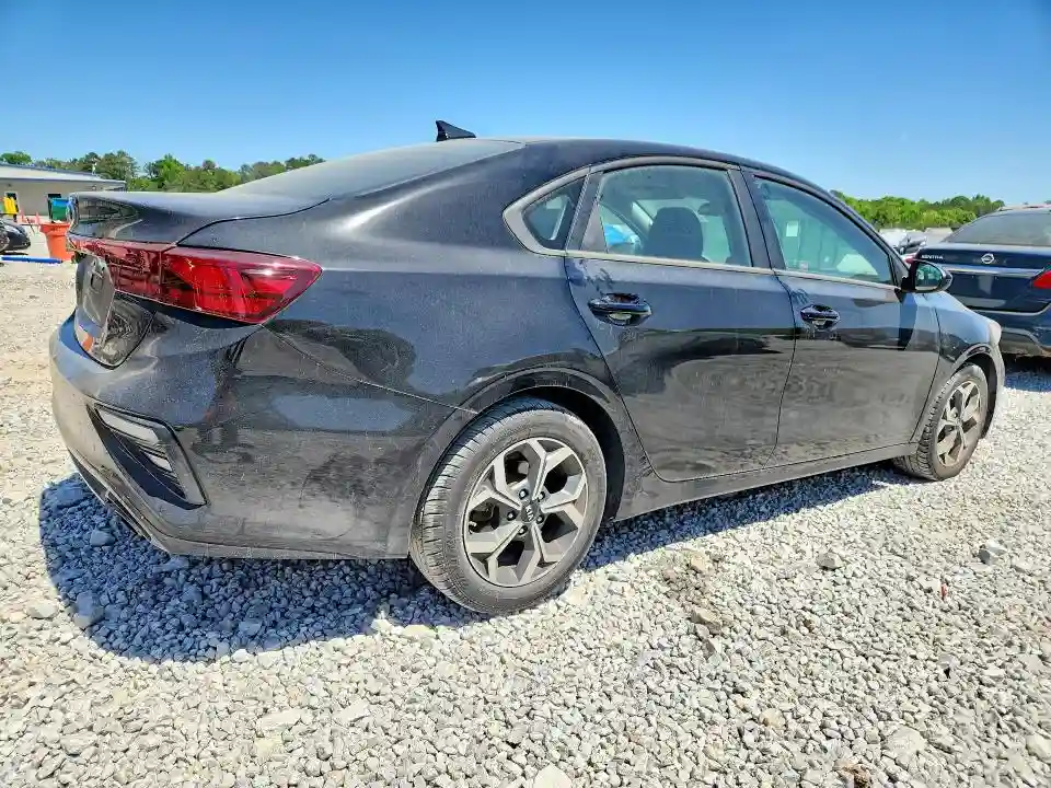 3KPF24AD6ME266875 2021 KIA FORTE-2