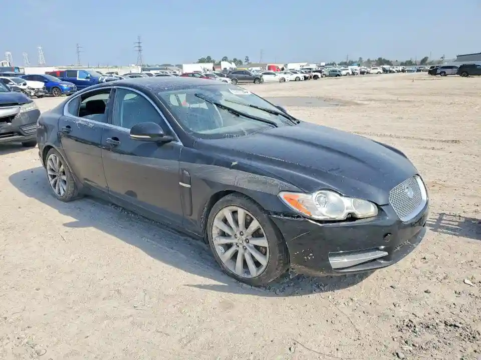 SAJWA0GB7BLR81977 2011 JAGUAR XF-3